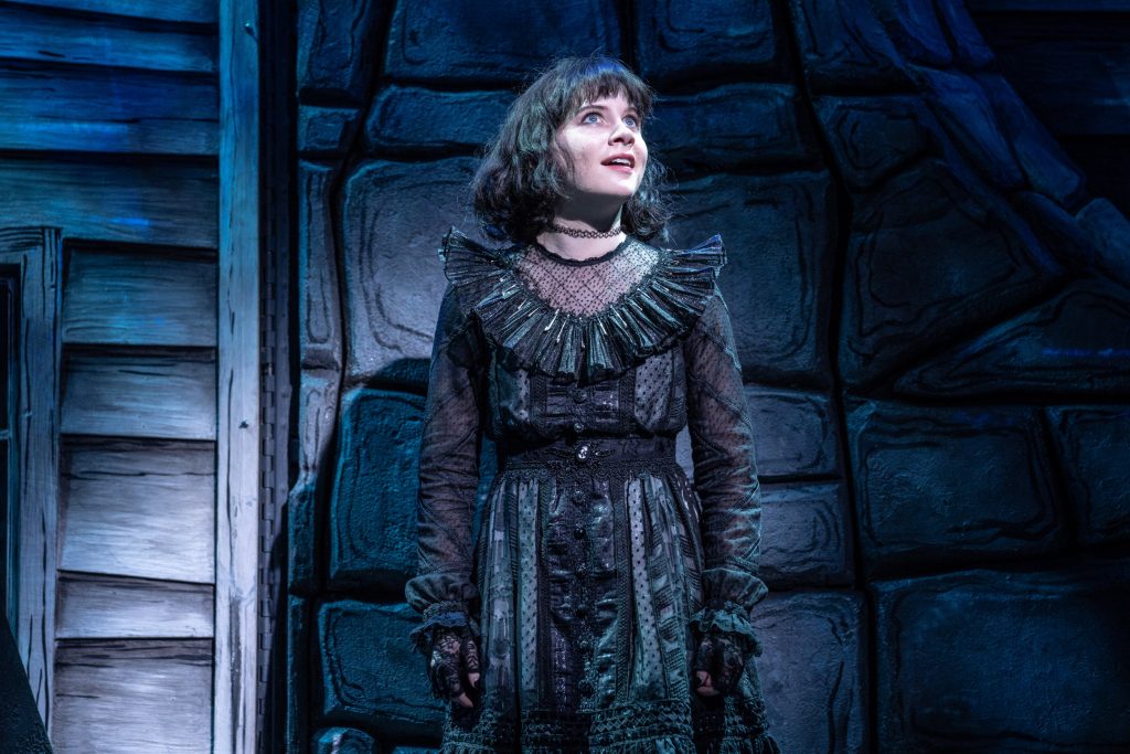 Elizabeth Teeter As Lydia Deetz