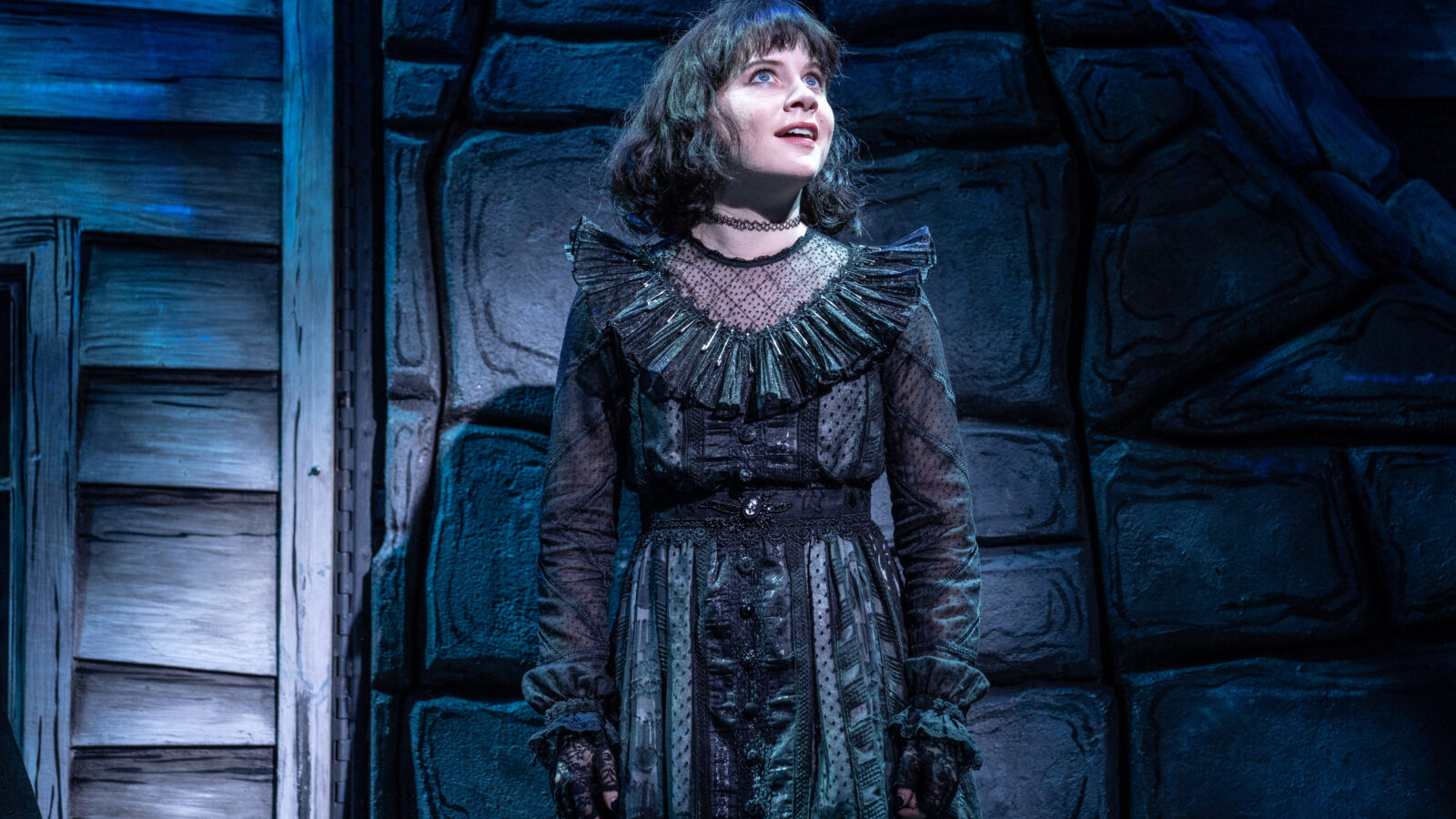 Elizabeth Teeter As Lydia Deetz