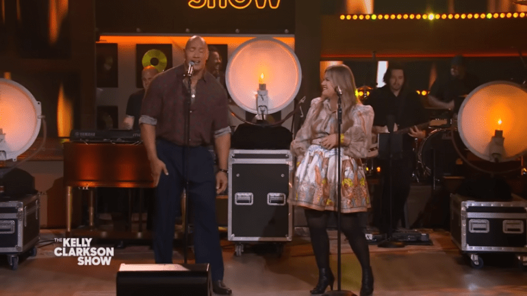 Kelly Clarkson Dwayne Johnson Duet Dont Come Home a Drinkin By Loretta Lynn Kellyoke 1 4 screenshot