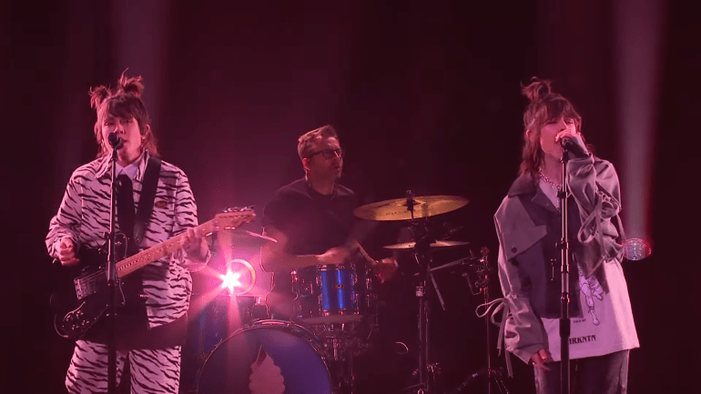 Tegan and Sara Smoking Weed Alone 1 5 screenshot