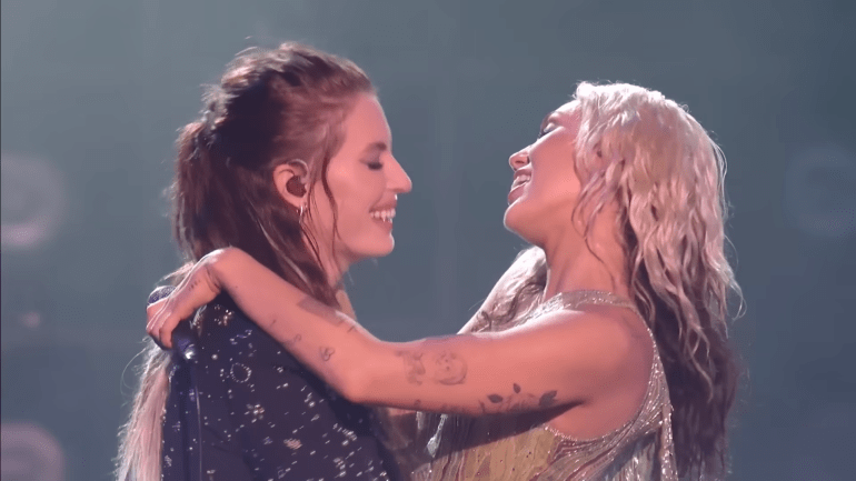 Miley Cyrus Performs Midnight Sky with FLETCHER Mileys New Years Eve Party on NBC 2 35 screenshot