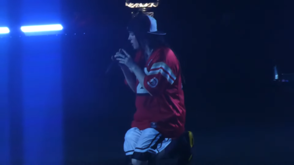 Billie Eilish sings “O Holy Night” at the Forum 3 12 screenshot