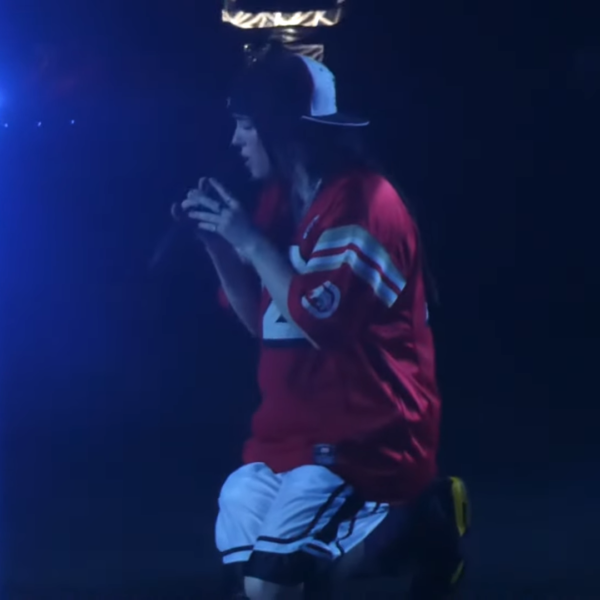 Billie Eilish sings “O Holy Night” at the Forum 3 12 screenshot