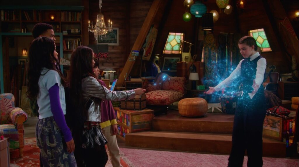 disney vampirina teenage vampire (2)