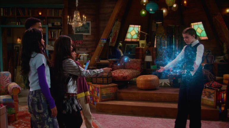 disney vampirina teenage vampire (2)