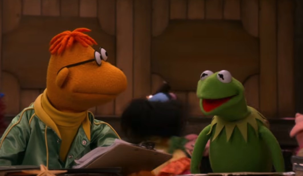 A still from the upcoming Muppet Show special featuring Scooter and Kermit