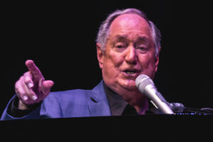 Neil Sedaka Royal Albert Hall Monday 18th September 2017 SedakaRAH180917 4 (37448314971) (cropped)
