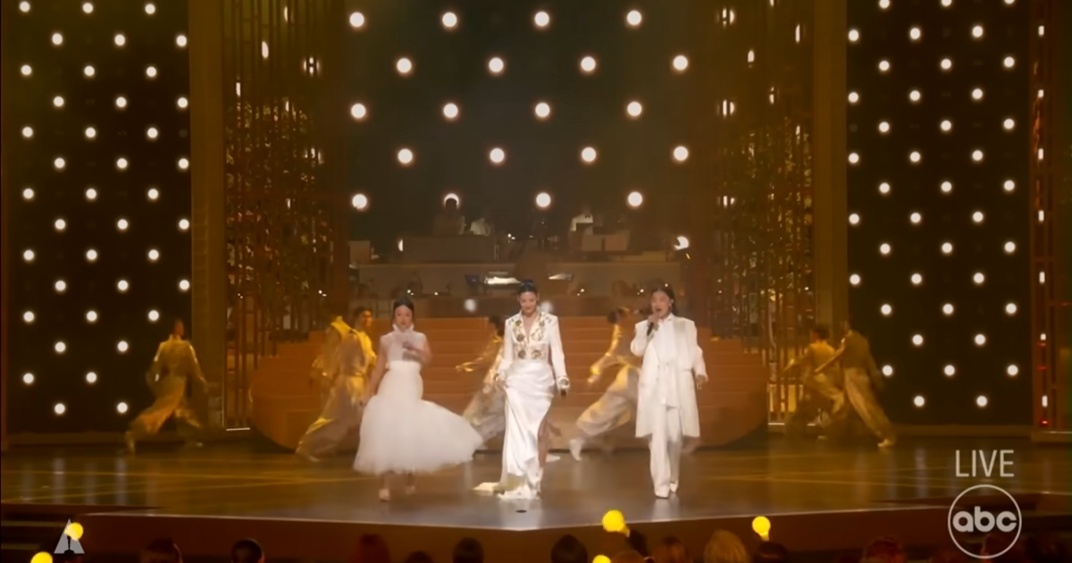 'Golden' from 'Kpop Demon Hunters' Performed by Ejae, Audrey Nuna, and Rei Ami 98th Oscars (2026) 1 41 screenshot