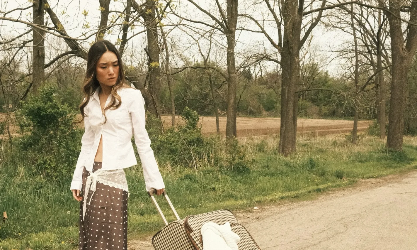 Ava Ro Turns a Bittersweet Airport Goodbye Into New Single “Stop This Flight”