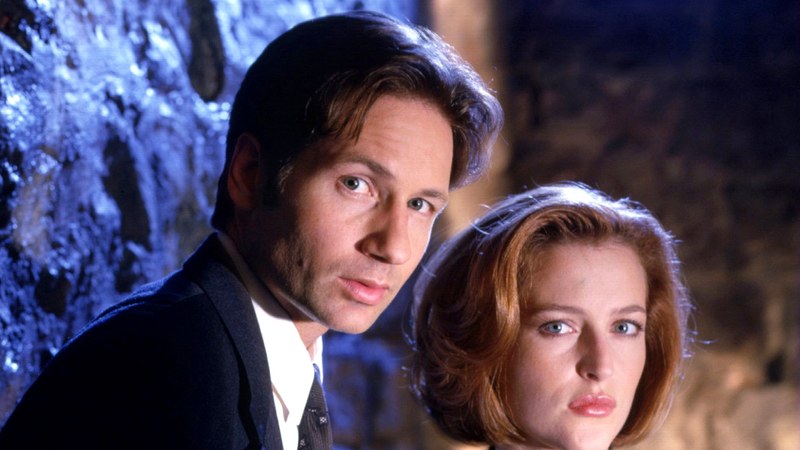 David Duchovny as Fox Mulder and Gillian Anderson as Dana Scully in The X-Files