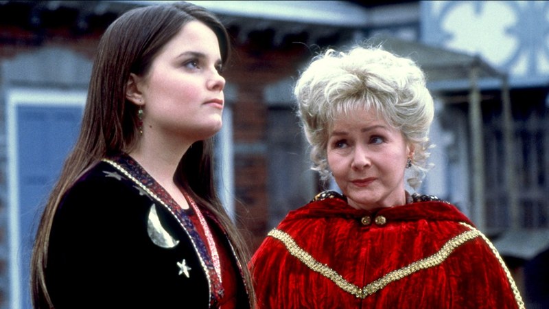 Kimberly J. Brown as Marnie Piper and Debbie Reynolds as Aggie Cromwell in Halloweentown (1998).